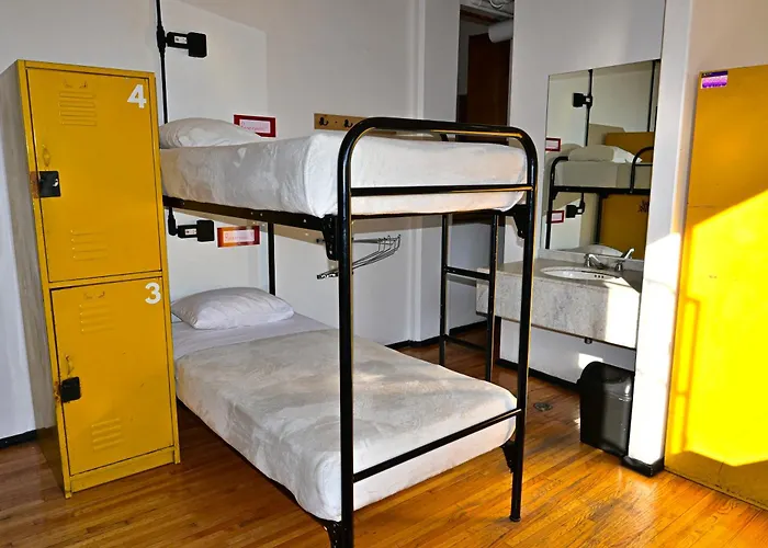 Mundo Joven Catedral Hostel