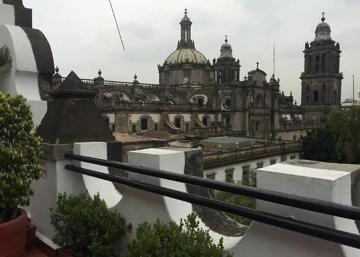 Mundo Joven Catedral Hostel *